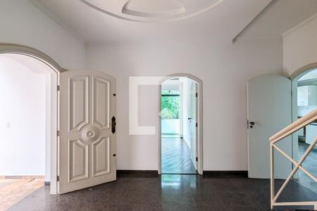Casa para alugar com 800m², 6 quartos e 4 vagas Casa para alugar com 800m², 6 quartos e 4 vagasHall social