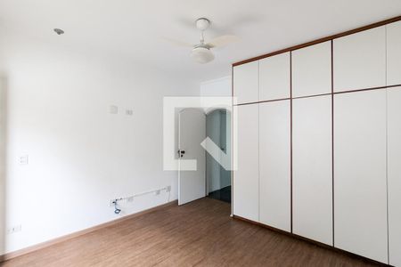 Casa para alugar com 800m², 6 quartos e 4 vagas Casa para alugar com 800m², 6 quartos e 4 vagasQuarto 1