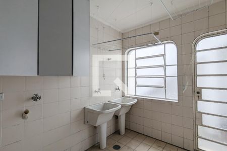 Casa para alugar com 800m², 6 quartos e 4 vagas Casa para alugar com 800m², 6 quartos e 4 vagasÁrea de serviço