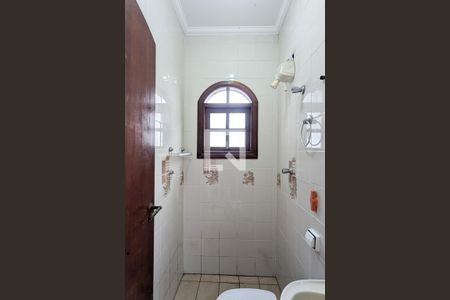 Casa para alugar com 800m², 6 quartos e 4 vagas Casa para alugar com 800m², 6 quartos e 4 vagasBanheiro de serviço