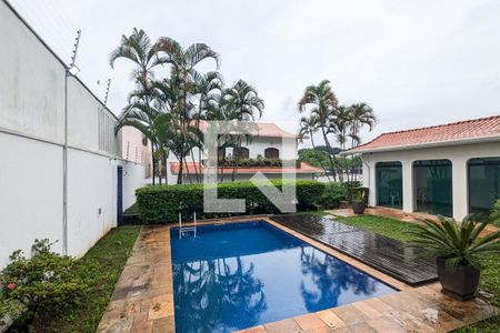 Casa para alugar com 800m², 6 quartos e 4 vagas Casa para alugar com 800m², 6 quartos e 4 vagasSuíte 1 vista