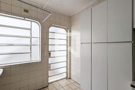 Casa para alugar com 800m², 6 quartos e 4 vagas Casa para alugar com 800m², 6 quartos e 4 vagasÁrea de serviço