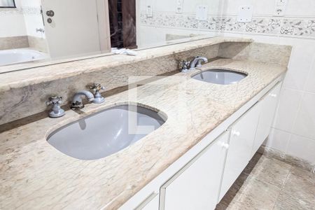 Casa para alugar com 800m², 6 quartos e 4 vagas Casa para alugar com 800m², 6 quartos e 4 vagasSuíte 3