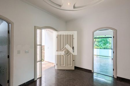 Casa para alugar com 800m², 6 quartos e 4 vagas Casa para alugar com 800m², 6 quartos e 4 vagasHall social