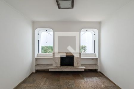 Casa para alugar com 800m², 6 quartos e 4 vagas Casa para alugar com 800m², 6 quartos e 4 vagasSala da lareira