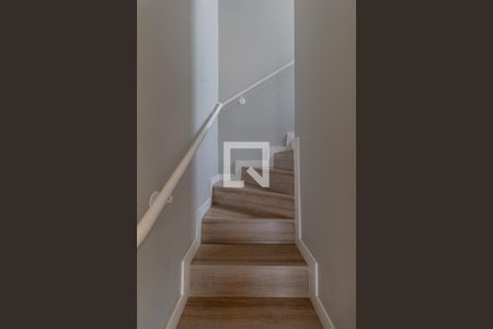 Apartamento para alugar com 94m², 2 quartos e 1 vagaEscada