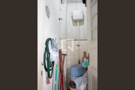 Apartamento para alugar com 100m², 2 quartos e sem vaga Apartamento para alugar com 100m², 2 quartos e sem vagaBanheiro de Serviço