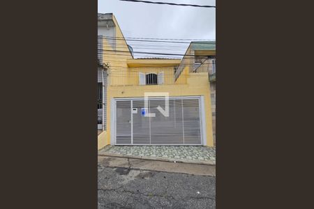 Casa para alugar com 90m², 2 quartos e 3 vagas Casa para alugar com 90m², 2 quartos e 3 vagasFachada