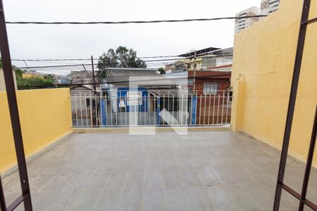 Casa para alugar com 90m², 2 quartos e 3 vagas Casa para alugar com 90m², 2 quartos e 3 vagasVaranda