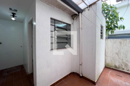 Casa à venda com 200m², 3 quartos e 2 vagas Casa à venda com 200m², 3 quartos e 2 vagasQuintal e área de serviço