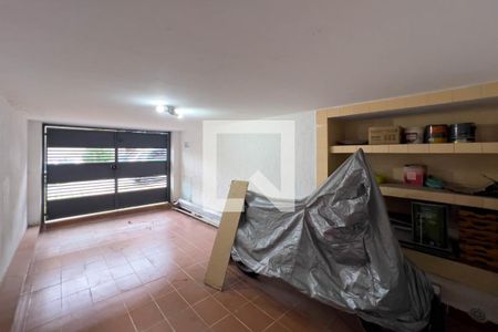 Casa à venda com 200m², 3 quartos e 2 vagas Casa à venda com 200m², 3 quartos e 2 vagasGaragem