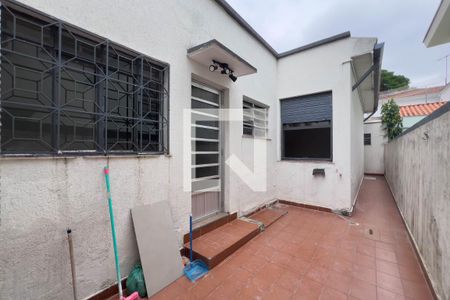 Casa à venda com 200m², 3 quartos e 2 vagas Casa à venda com 200m², 3 quartos e 2 vagasQuintal e área de serviço