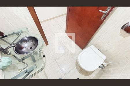 Casa à venda com 193m², 2 quartos e 2 vagas Casa à venda com 193m², 2 quartos e 2 vagasBanheiro de Serviço