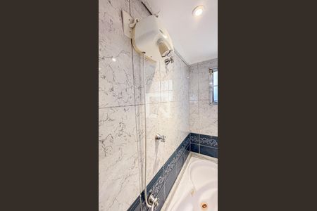 Casa à venda com 193m², 2 quartos e 2 vagas Casa à venda com 193m², 2 quartos e 2 vagasBanheiro da Suíte