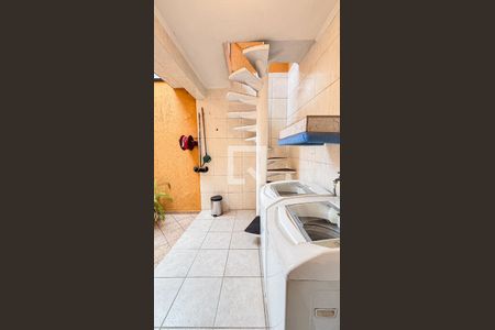 Casa à venda com 193m², 2 quartos e 2 vagas Casa à venda com 193m², 2 quartos e 2 vagasÁrea de Serviço