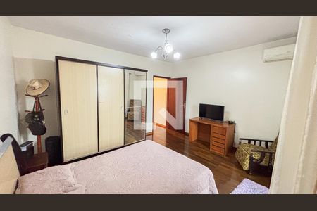 Casa à venda com 193m², 2 quartos e 2 vagas Casa à venda com 193m², 2 quartos e 2 vagasSuite