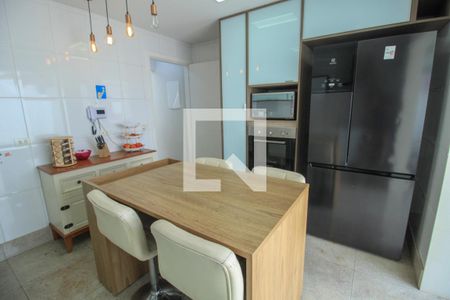 Casa à venda com 146m², 3 quartos e 3 vagas Casa à venda com 146m², 3 quartos e 3 vagasCozinha