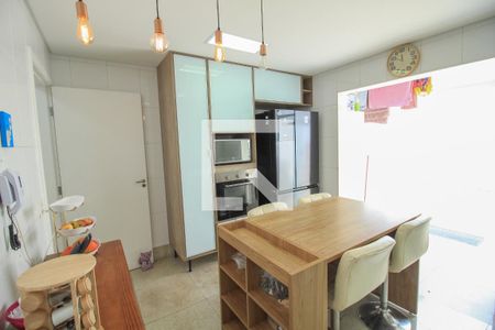 Casa à venda com 146m², 3 quartos e 3 vagas Casa à venda com 146m², 3 quartos e 3 vagasCozinha