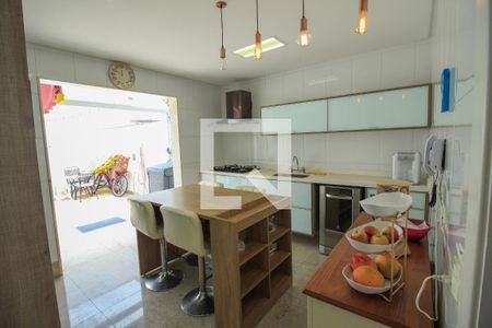 Casa à venda com 146m², 3 quartos e 3 vagas Casa à venda com 146m², 3 quartos e 3 vagasCozinha