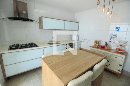 Casa à venda com 146m², 3 quartos e 3 vagas Casa à venda com 146m², 3 quartos e 3 vagasCozinha