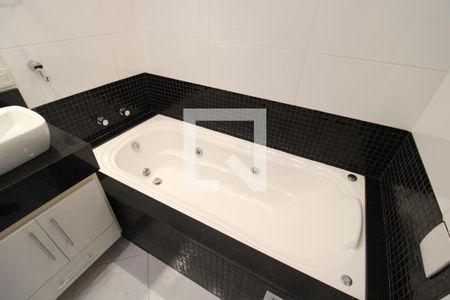 Apartamento à venda com 135m², 3 quartos e 3 vagasQuarto 3 - Banheiro