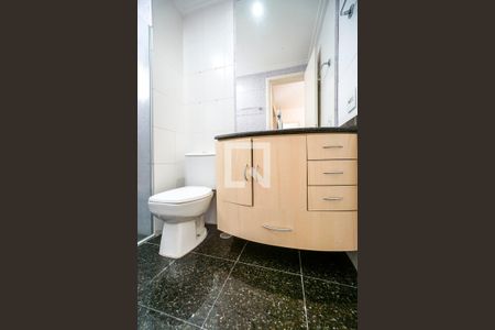 Apartamento à venda com 108m², 3 quartos e 3 vagasBanheiro da suíte