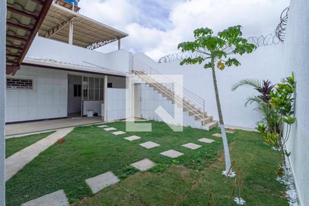 Casa à venda com 240m², 2 quartos e 3 vagas Casa à venda com 240m², 2 quartos e 3 vagasQuintal