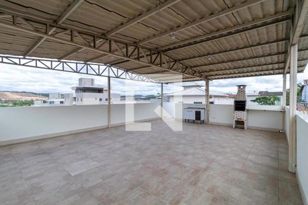 Casa à venda com 240m², 2 quartos e 3 vagas Casa à venda com 240m², 2 quartos e 3 vagasTerraço