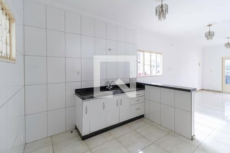Casa à venda com 240m², 2 quartos e 3 vagas Casa à venda com 240m², 2 quartos e 3 vagasCozinha