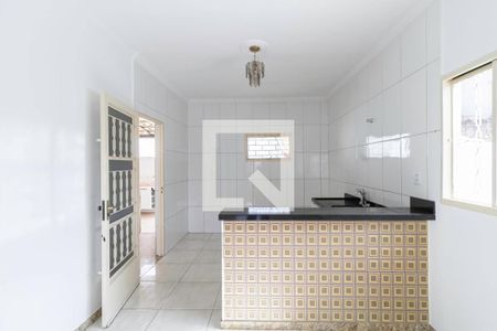 Casa à venda com 240m², 2 quartos e 3 vagas Casa à venda com 240m², 2 quartos e 3 vagasCozinha