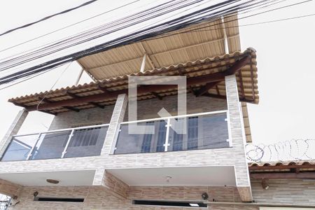 Casa à venda com 240m², 2 quartos e 3 vagas Casa à venda com 240m², 2 quartos e 3 vagasFachada