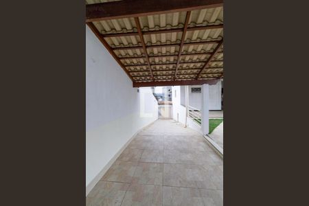 Casa à venda com 240m², 2 quartos e 3 vagas Casa à venda com 240m², 2 quartos e 3 vagasGaragem