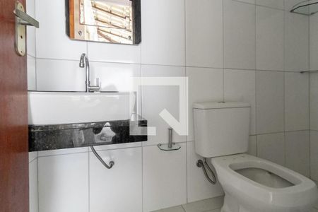 Casa à venda com 240m², 2 quartos e 3 vagas Casa à venda com 240m², 2 quartos e 3 vagasBanheiro externo