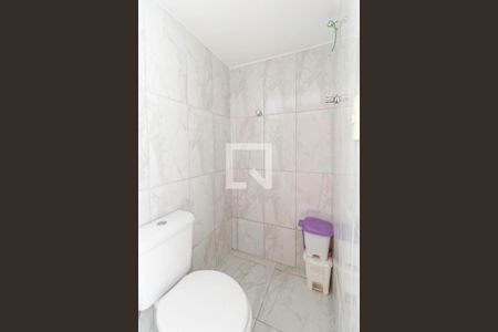 Casa à venda com 240m², 2 quartos e 3 vagas Casa à venda com 240m², 2 quartos e 3 vagasBanheiro de Serviço