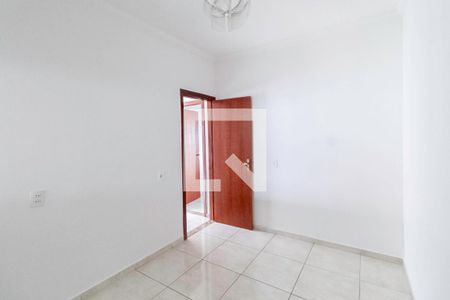 Casa à venda com 240m², 2 quartos e 3 vagas Casa à venda com 240m², 2 quartos e 3 vagasQuarto 2