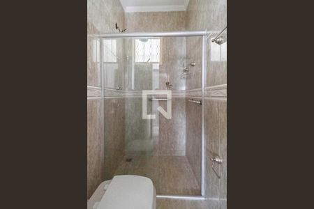 Casa à venda com 240m², 2 quartos e 3 vagas Casa à venda com 240m², 2 quartos e 3 vagasBanheiro social