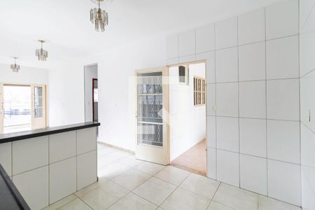 Casa à venda com 240m², 2 quartos e 3 vagas Casa à venda com 240m², 2 quartos e 3 vagasCozinha
