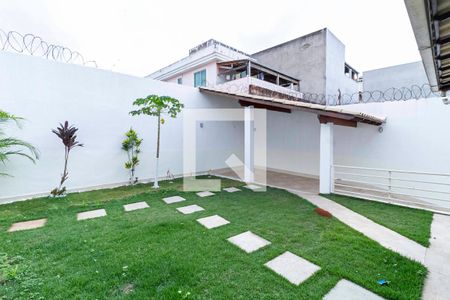 Casa à venda com 240m², 2 quartos e 3 vagas Casa à venda com 240m², 2 quartos e 3 vagasQuintal