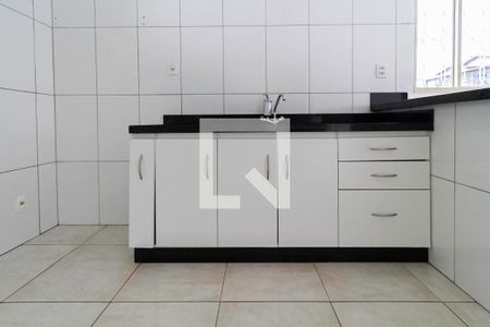 Casa à venda com 240m², 2 quartos e 3 vagas Casa à venda com 240m², 2 quartos e 3 vagasCozinha