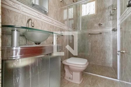 Casa à venda com 240m², 2 quartos e 3 vagas Casa à venda com 240m², 2 quartos e 3 vagasBanheiro social