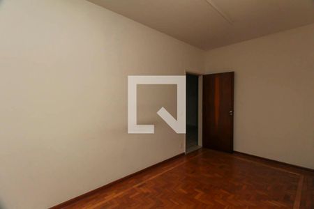 Casa à venda com 313m², 4 quartos e 3 vagasQuarto 1