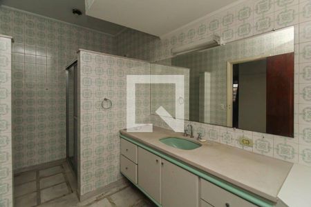 Casa à venda com 313m², 4 quartos e 3 vagasBanheiro da Suíte