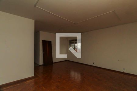 Casa à venda com 313m², 4 quartos e 3 vagasSuite