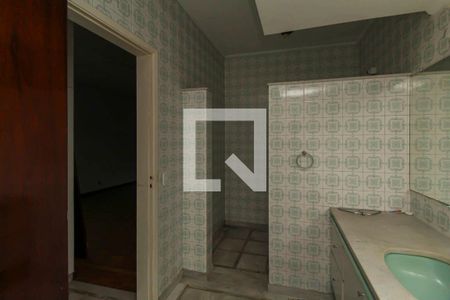 Casa à venda com 313m², 4 quartos e 3 vagasBanheiro da Suíte