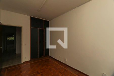 Casa à venda com 313m², 4 quartos e 3 vagasQuarto 3