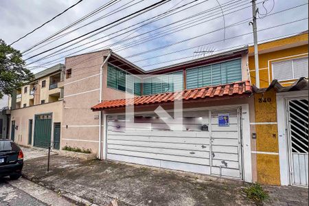Casa para alugar com 180m², 3 quartos e 2 vagas Casa para alugar com 180m², 3 quartos e 2 vagasFachada