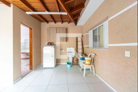 Casa para alugar com 180m², 3 quartos e 2 vagas Casa para alugar com 180m², 3 quartos e 2 vagasVaranda e Área de Serviço
