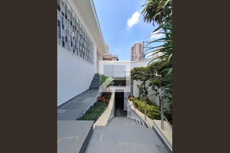 Casa à venda com 240m², 3 quartos e 3 vagasEntrada