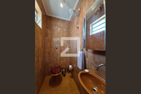 Casa à venda com 240m², 3 quartos e 3 vagasBanheiro Salão