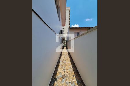 Casa à venda com 240m², 3 quartos e 3 vagasLateral